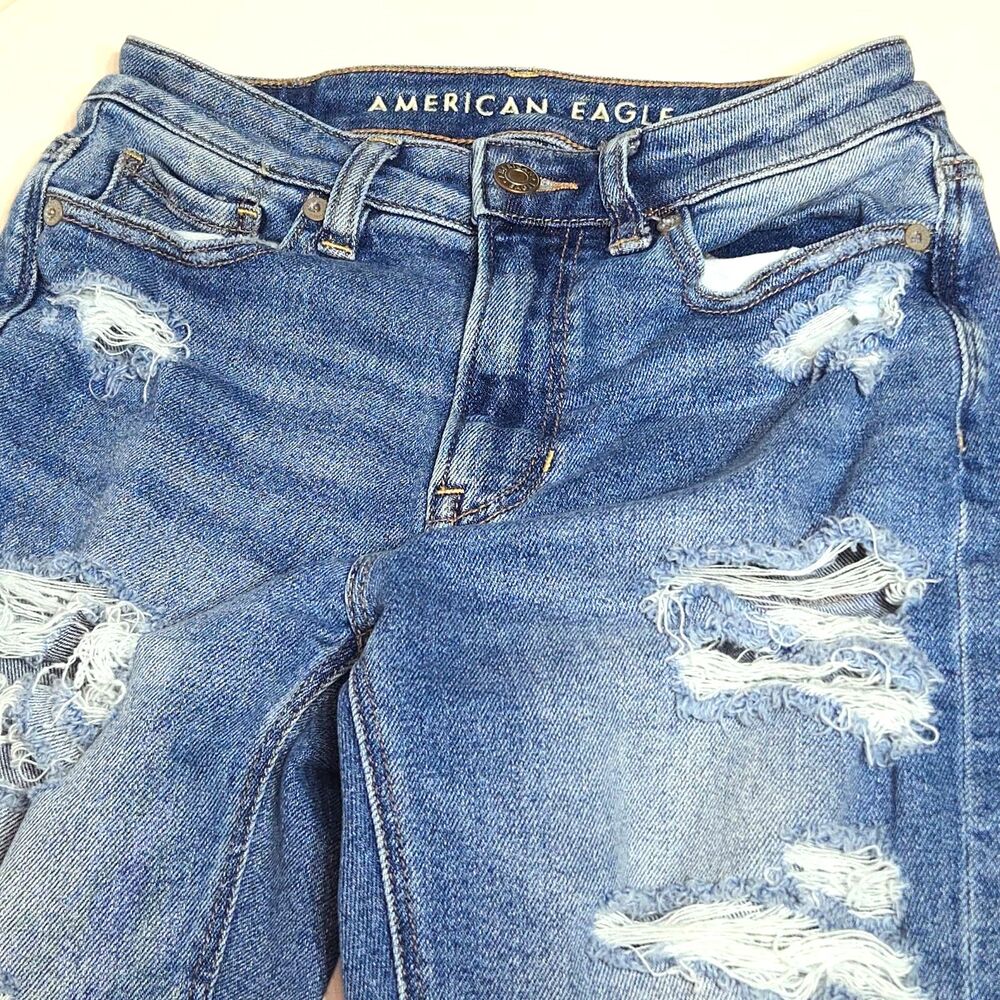 American Eagle High Waisted Mom Jeans Distressed Raw Hem Women's Size 00 X Short - Picture 8 of 12